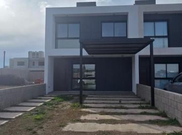 Casa · 110m² · 3 Ambientes · 1 Cochera · Hermoso Dúplex en Terrazas de Manantiales
