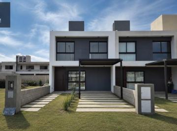 Casa · 110m² · 3 Ambientes · 1 Cochera · Hermoso Dúplex en Terrazas de Manantiales