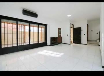 PH · 176m² · 5 Ambientes · Venta | Exclusivo PH de 365 m² con Jardín, Terraza y Entrada Independiente en Villa Urquiza