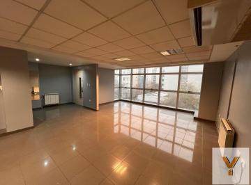 Local comercial · 110m² · 1 Ambiente · Local en Alquiler - 4 Dorm. 2 Baños - 110 m - La Plata
