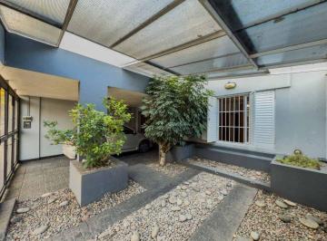 Casa · 164m² · 4 Ambientes · 2 Cocheras · Casa 3 Dorm. con Cochera en Venta. La Plata