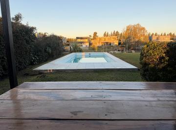 Casa · 270m² · 6 Ambientes · Casa en Alquiler en San Marco, Villanueva, Tigre