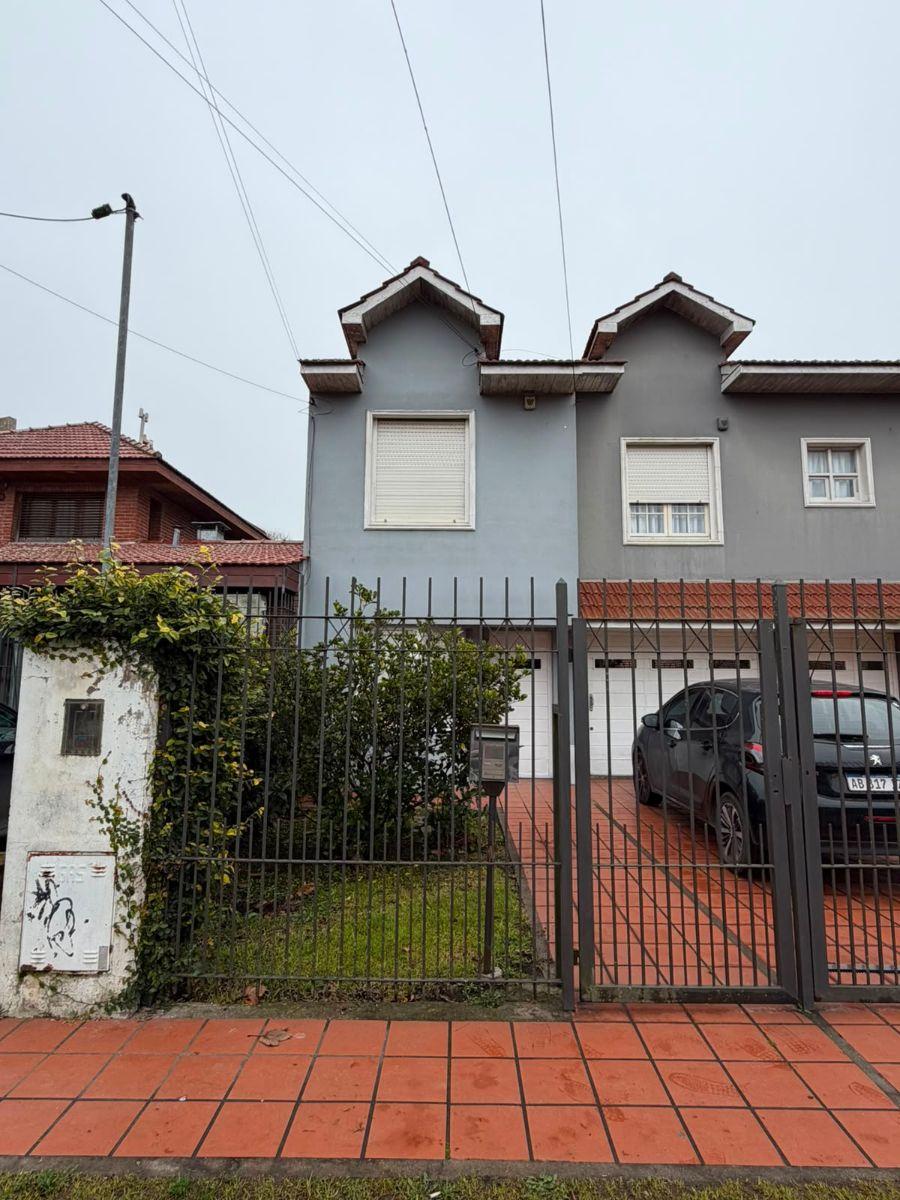 Dúplex 3 amb, 89m² en Los Pinares con patio y jardín