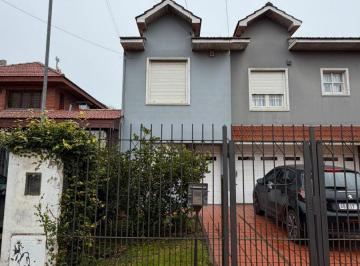 Casa de 3 ambientes, Mar del Plata · Duplex 3 Ambientes, Ubicado en Barrio Los Pinares