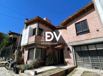 Casa · 135m² · 5 Ambientes · 1 Cochera · Casa en Alquiler en Tres Cerritos