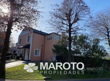 Casa · 180m² · 5 Ambientes · 2 Cocheras · Casa en Alquiler en Barrio Privado Septiembre - Maroto Propiedades