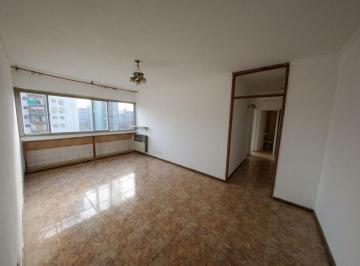 Departamento · 50m² · 3 Ambientes · Depto 3 Amb Venta Villa Lugano Refaccionado