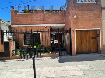 PH · 223m² · 4 Ambientes · PH Tipo Casa 4 Amb Amplios en Venta en Ciudadela