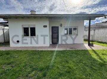 Casa · 80m² · 2 Ambientes · Venta en Block – Casa de 2 Ambientes + Monoambiente, Alto Camet, Mar del Plata.