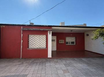 Casa · 70m² · 4 Ambientes · Se Vende Casa Interna Unica de 2 Dorm.