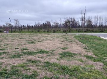 Terreno · 709m² · Venta Terreno en Barrio Amarras Oprtunidad - Financia Toma en Parte de Pago Puertos del Lago