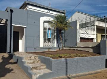 Casa de 3 ambientes, Quilmes · Casa en Alquiler con Dos Dorm. en Bernal