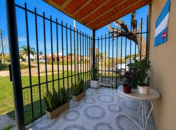 Casa · 150m² · 4 Ambientes · 1 Cochera · Venta de Casa Ideal Para Familia! Buena Zona!