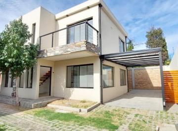 Departamento · 100m² · 3 Ambientes · 2 Cocheras · Casa en Alquiler en Quilmes Oeste, Amenities