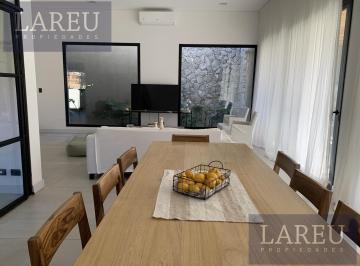 Casa · 200m² · 5 Ambientes · 4 Cocheras · Casa Alquiler Temporada Polo