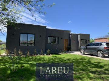 Casa · 200m² · 5 Ambientes · 4 Cocheras · Casa Alquiler Verano 2027 - Barrio Los Alcanfores