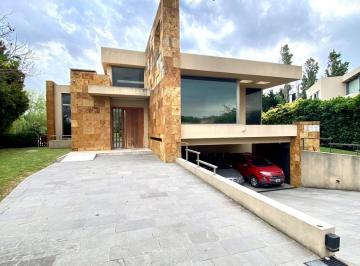 Casa · 480m² · 10 Ambientes · 4 Cocheras · Casa en Alquiler en Ayres de Pilar, Pilar, G. B. a. Zona Norte