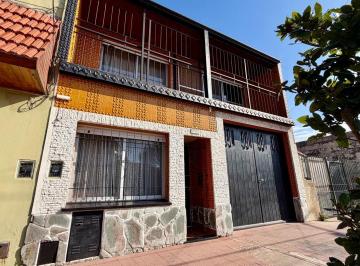 Casa · 178m² · 4 Ambientes · 2 Cocheras · Venta Casa de 4 Ambientes con Cochera, Patio, Quincho en Remedios de Escalada