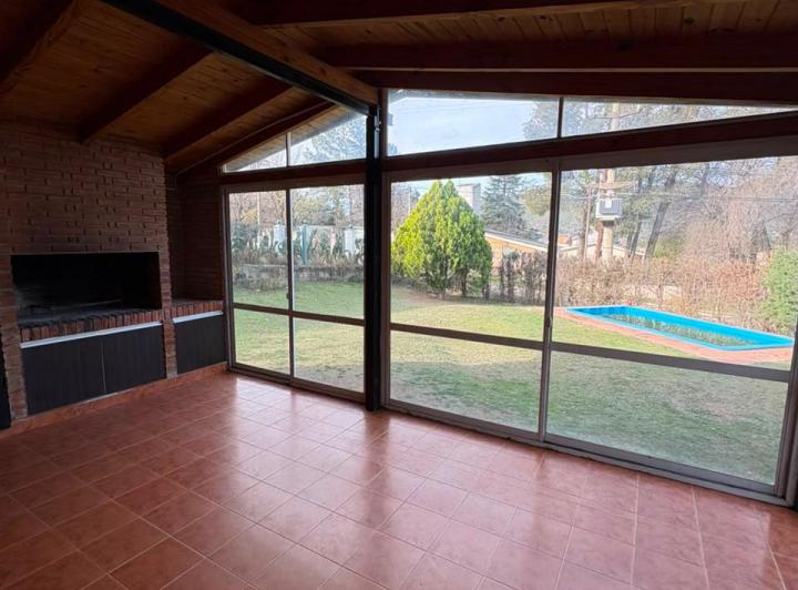 Casa · 102m² · 4 Ambientes · 1 Cochera