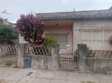 Casa · 106m² · 4 Ambientes · 1 Cochera · Venta Casa 4 Amb Cochera Pablo Podesta