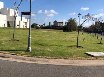 Terreno · 970m² · En Venta Lote Al Agua en Esquina en Los Alisos, Nordelta