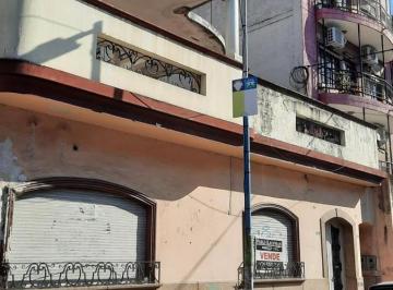 Casa · 253m² · 6 Ambientes · Importante Casa de 2 Plantas en Barrio Sur