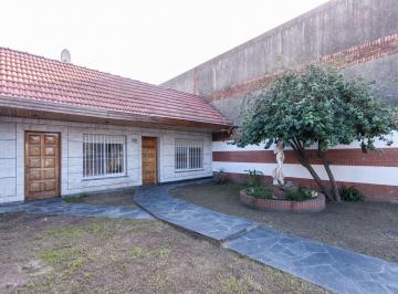 Casa · 90m² · 4 Ambientes · 1 Cochera · Casa en Venta Lanus 4 Ambientes Parque
