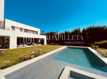 Casa · 477m² · 10 Ambientes · 6 Cocheras · Casa en Venta en Pilará, Comunidad El Tonó