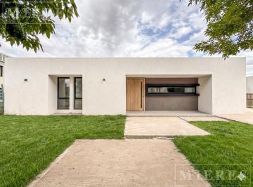 Casa · 140m² · 4 Ambientes · Casa en Venta Area 1 San Sebastian