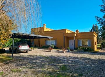 Casa · 277m² · 9 Ambientes · 4 Cocheras · Casa en Venta en Los Ceibos de 4 Dorm.