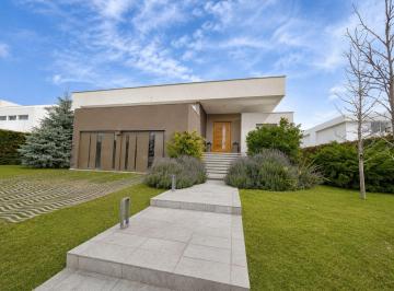 Casa · 457m² · 8 Ambientes · 4 Cocheras · Casa de Lujo en Venta La Vacherie 5 Dorm.