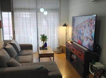 Departamento de 2 ambientes, Colegiales · Alquiler Excelente Departamento de 2 Ambientes con Patio y Balcón. Apto Profesional