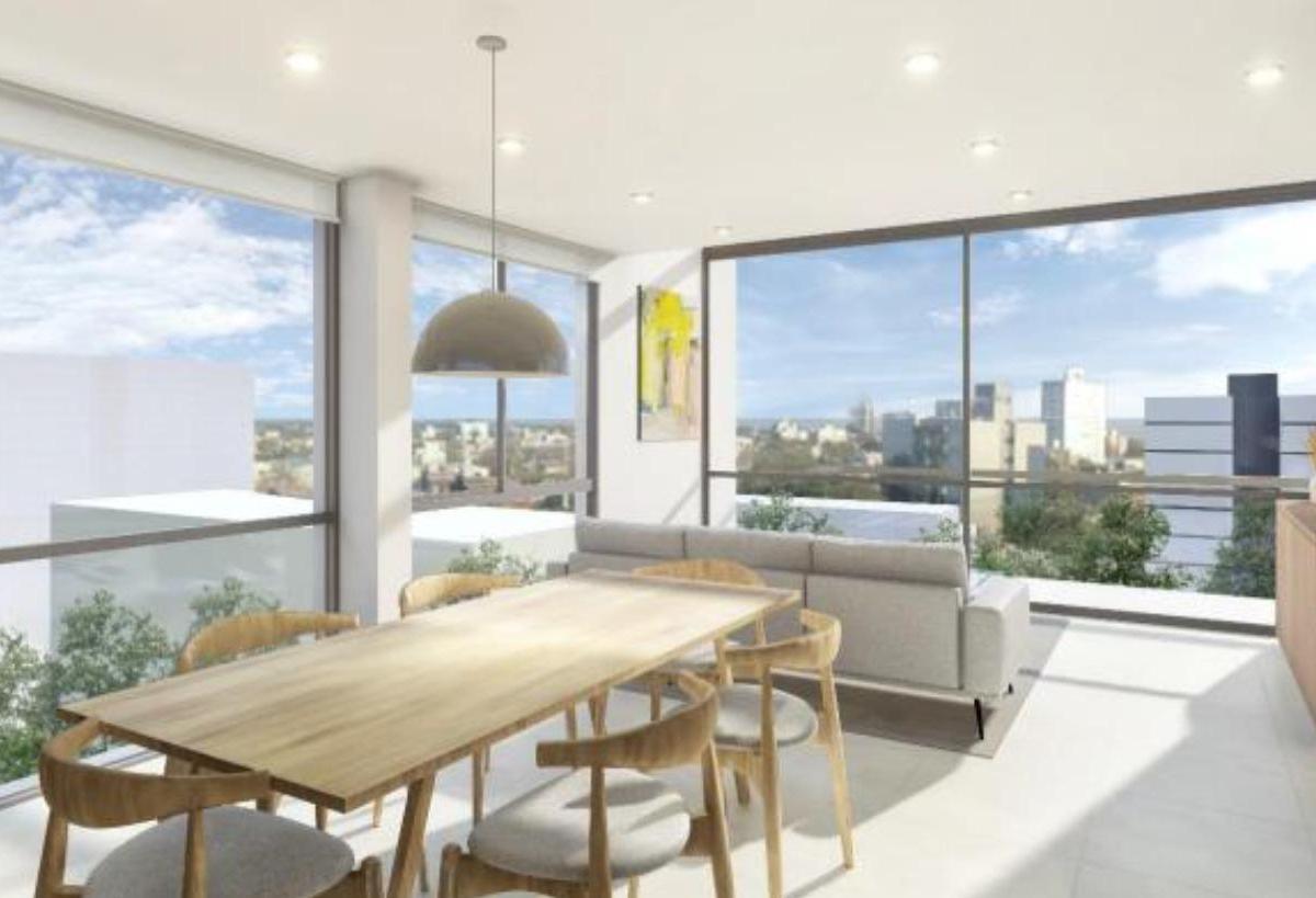 Departamento en pozo de 1 dormitorio con balcón en venta — Calle 14 Y 42