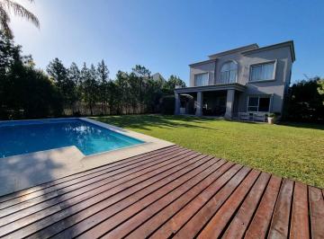 Casa · 180m² · 4 Ambientes · 1 Cochera · Casa en Alquiler en La Alameda, Nordelta, Tigre
