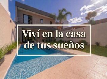 Casa · 325m² · 5 Ambientes · 2 Cocheras · Venta Casa 5 Ambientes Ramos Mejia Jardin Pileta