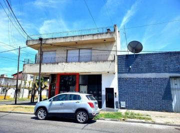 PH · 165m² · 4 Ambientes · 1 Cochera · Alquiler P. H. 4 Amb. con Cochera Bernal Oeste