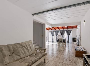 Casa · 120m² · 3 Ambientes · 2 Cocheras · Casa Venta Berisso 2 Dormitorio Patio Cochera