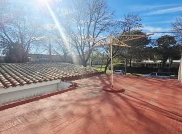 Casa de 5 ambientes, Rosario · Casa 150 m² con 2 Dorm. en Venta. Fisherton