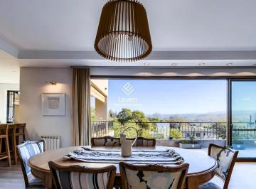 Casa · 310m² · 6 Ambientes · 2 Cocheras · Casa en Villa Allende