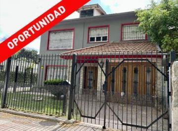 Casa · 750m² · 8 Ambientes · 4 Cocheras · Importante Casa en Zona Residencial de Villa Ballester