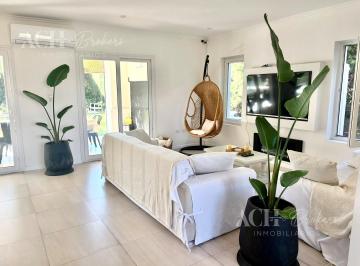 Casa · 220m² · 5 Ambientes · 1 Cochera · Casa en Venta en Los Alisos, Nordelta, Tigre