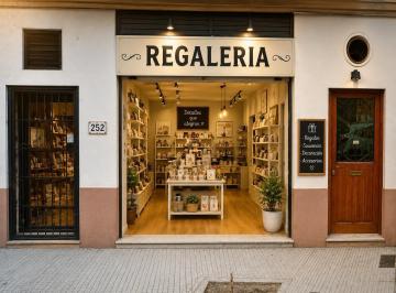 Local comercial · 65m² · Local con Renta - Ideal Ubicacion