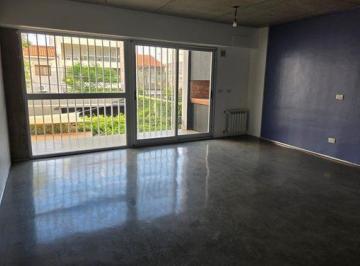 Departamento · 60m² · 2 Ambientes · Venta Depto 2 Amb Cochera. Parrilla. Florida