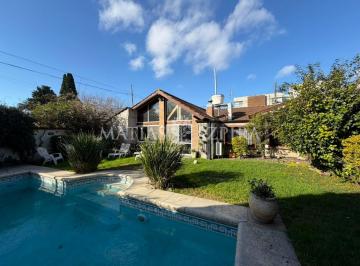 Casa · 170m² · 5 Ambientes · 2 Cocheras · Casa a La Venta en Ituzaingó Norte