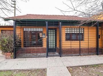 PH · 70m² · 3 Ambientes · 1 Cochera · Venta PH Tipo Casa 3 Amb Coch y Jardin Castelar