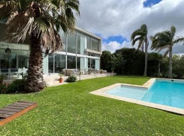 Casa · 300m² · 6 Ambientes · 4 Cocheras · Casa en Alquiler con Muebles en Barrio Los Alisos, Nordelta