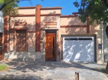 Casa · 134m² · 5 Ambientes · 1 Cochera · Casa en Barrio Mosconi