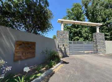 Terreno · 600m² · Lotes en Venta en Barrio con Portón " Los Zainos "