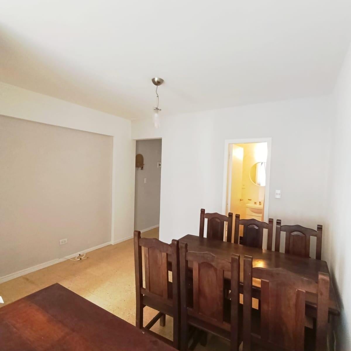 Impecable departamento en alquiler 24 meses. un ambiente grande contrafrente totalmente abierto con balcon saliente. totalmente amoblado.