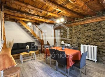 Casa · 50m² · 2 Ambientes · 1 Cochera · Casa Chalet en Alquiler en Nahuel Malal, Bariloche, Patagonia